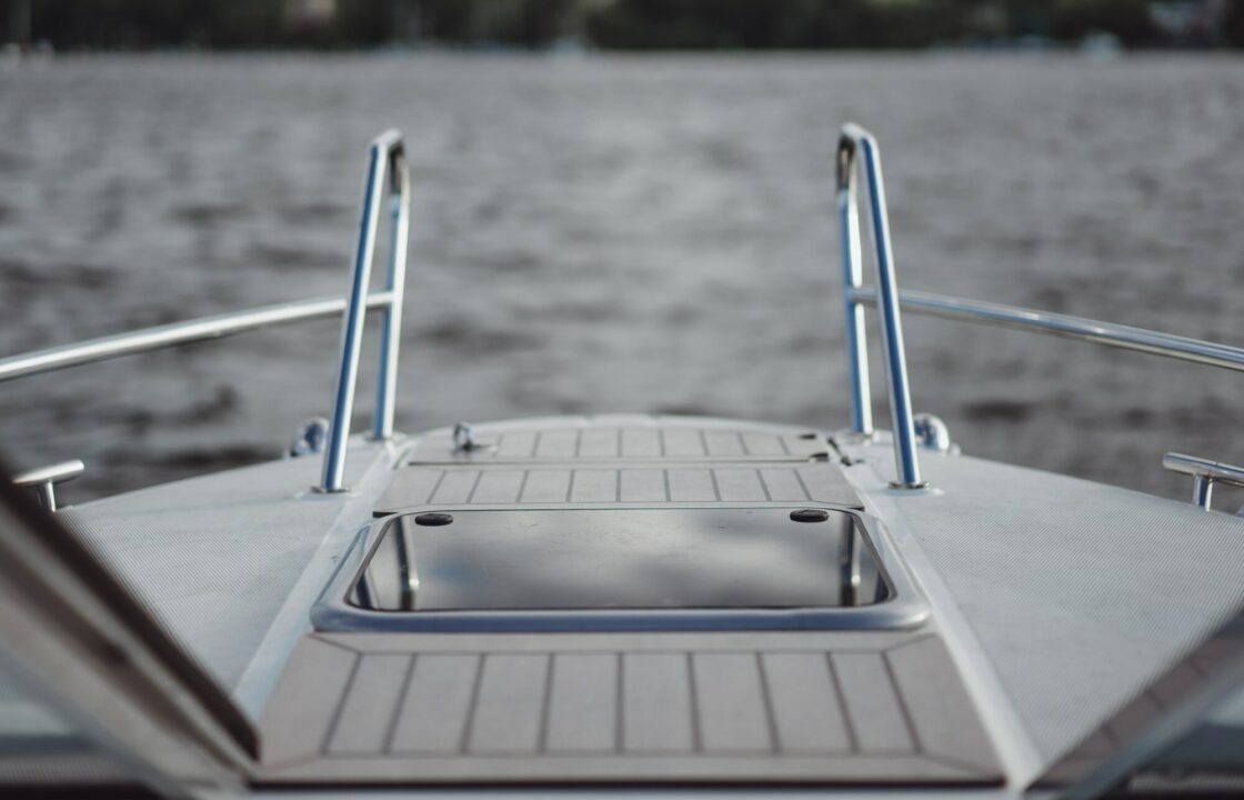 yacht parti di acciaio