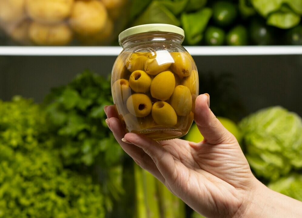 cibi e bevande in una dispensa