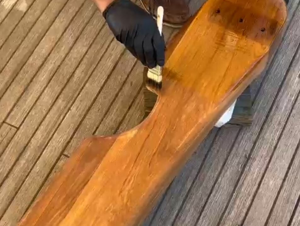 verniciatura legno imbarcazione